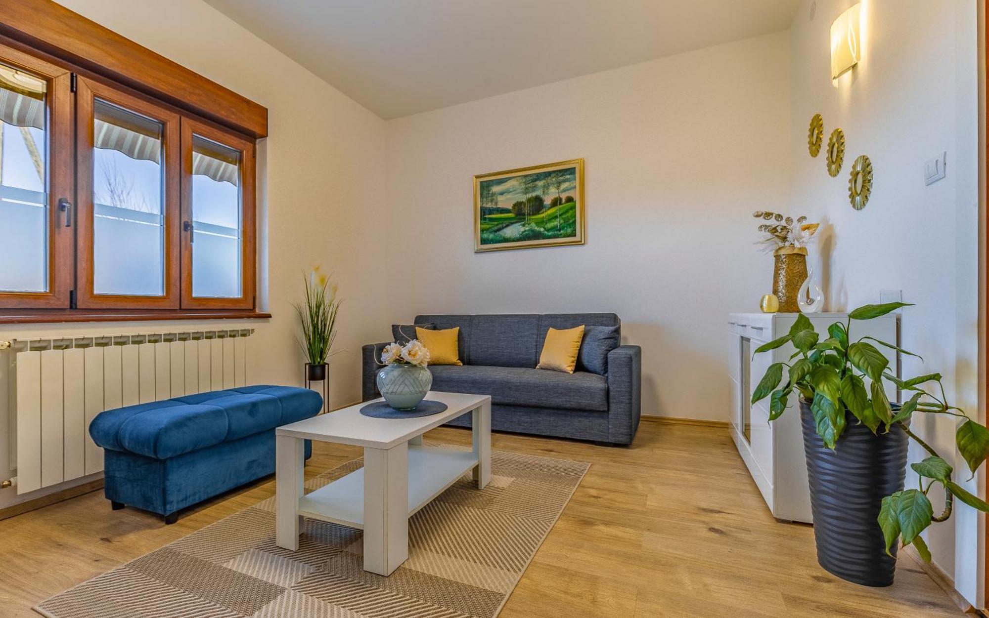 Big With Free Parking Apartmán